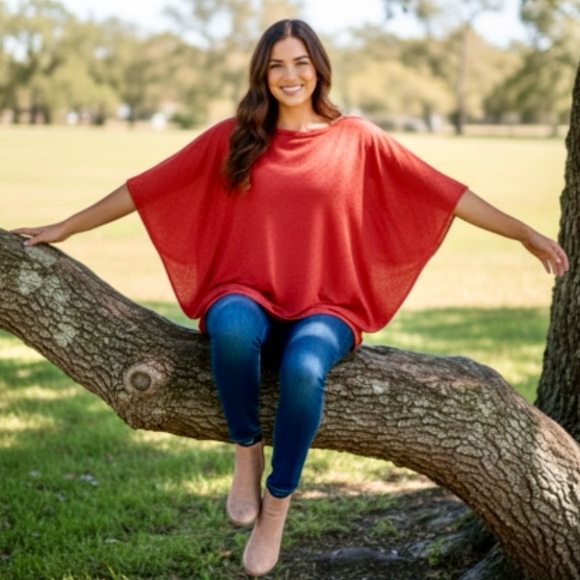 Kim & Cami Tops - KIM AND CAMI Swiss Dot Top Bat Wing Sleeves Size SMALL